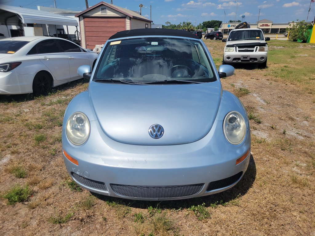 2009 Volkswagen New Beetle Base's photo