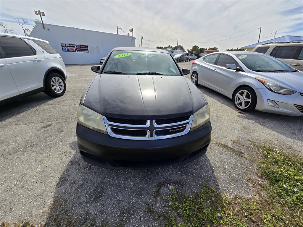 2013 Dodge Avenger SE's photo