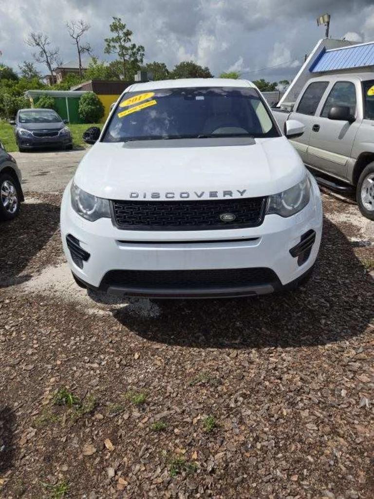2017 Land Rover Discovery Sport SE's photo