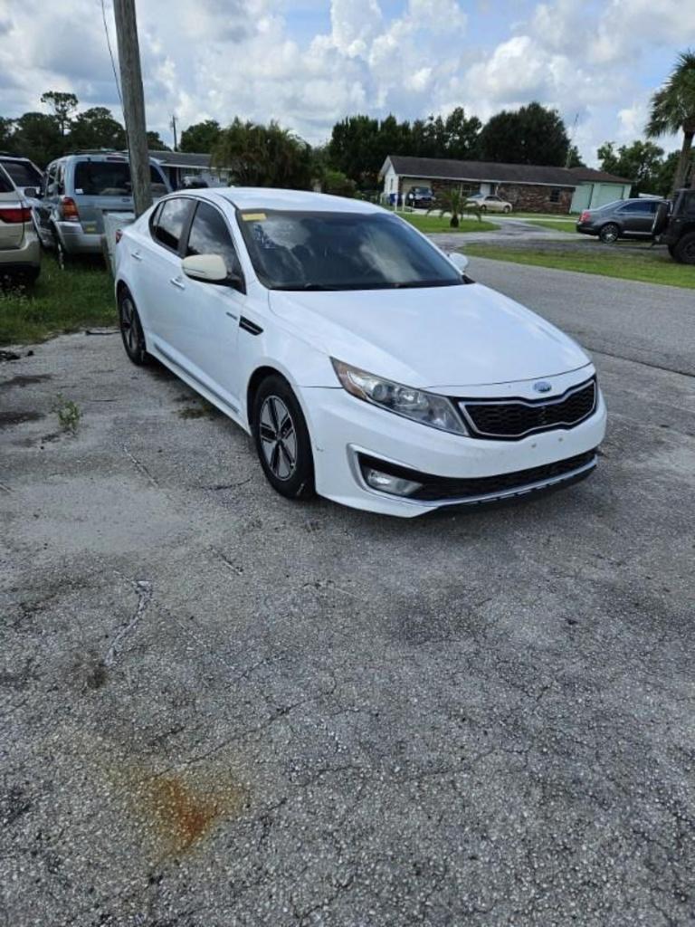 2013 Kia Optima LX Hybrid's photo